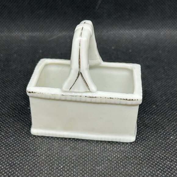 Miniature porcelain basket - Picture 3 of 4